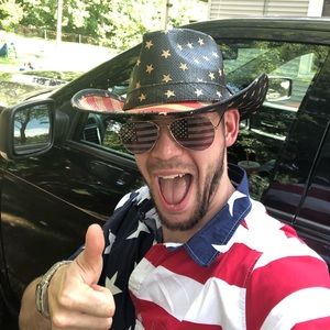 Meet your Posher, Aaron